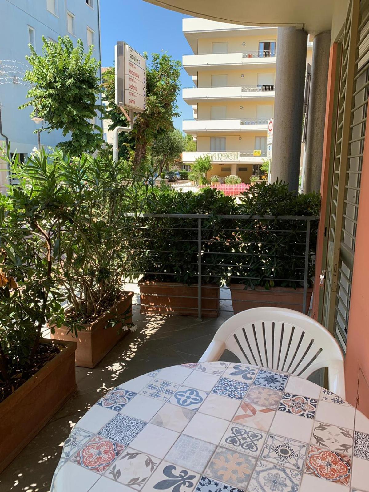 Residence Myricae Bellaria-Igea Marina Bagian luar foto