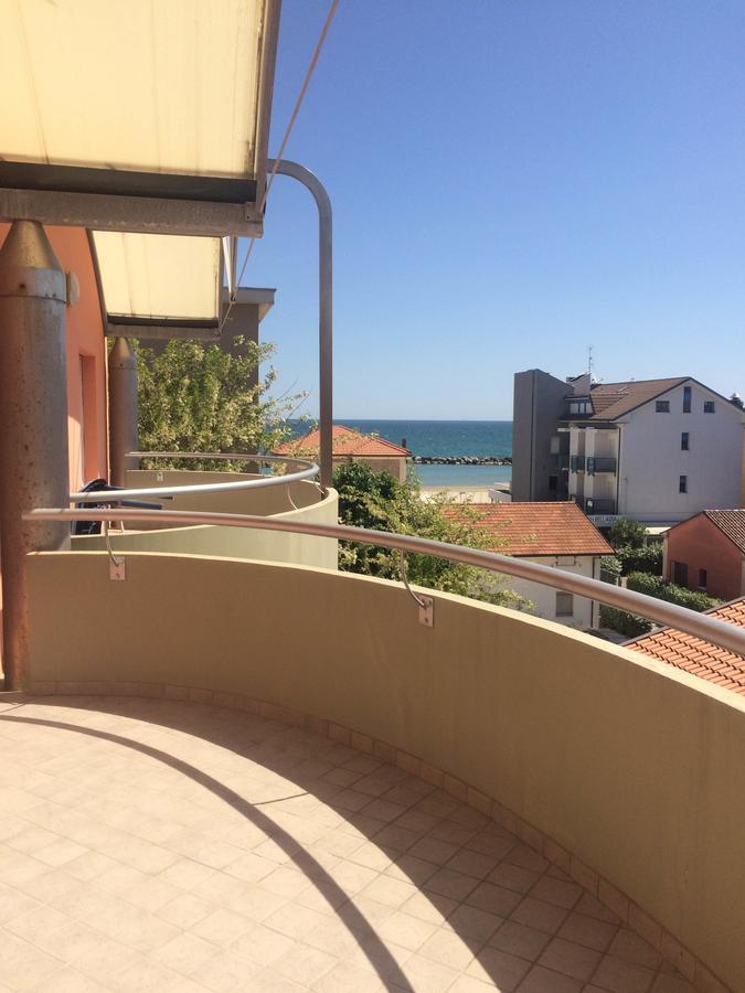 Residence Myricae Bellaria-Igea Marina Bagian luar foto